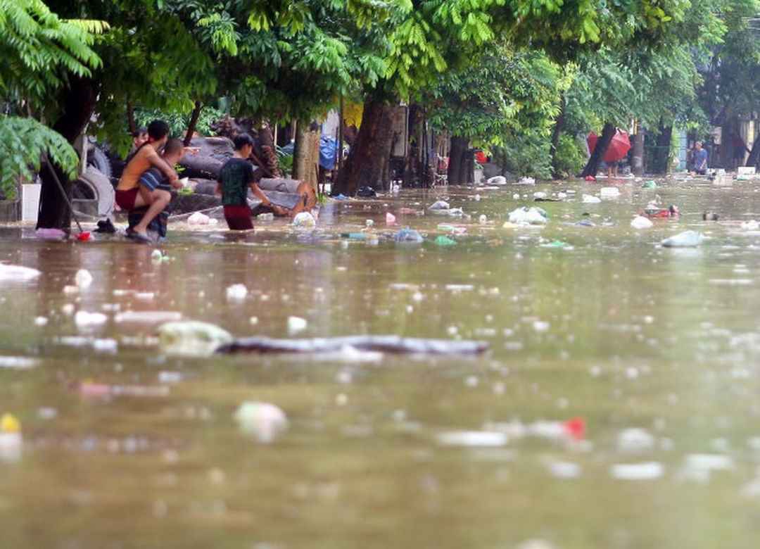 Thiên tai là một trong những nguyên nhân gây ra ô nhiễm nguồn nước